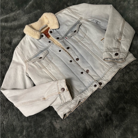Levi's Jackets & Blazers - Levi's Light Blue Denim Jacket with Cream Sherpa Lining